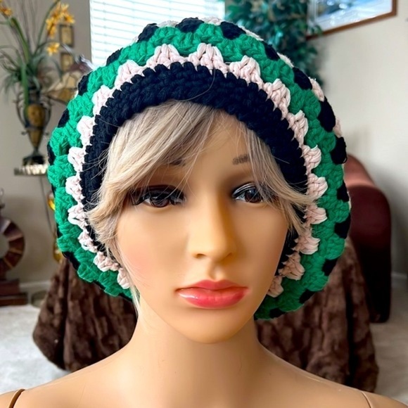 NWOT Free People Lolita Crochet Knit Beret Slouchy Boho Green Black Off-White - Picture 4 of 14